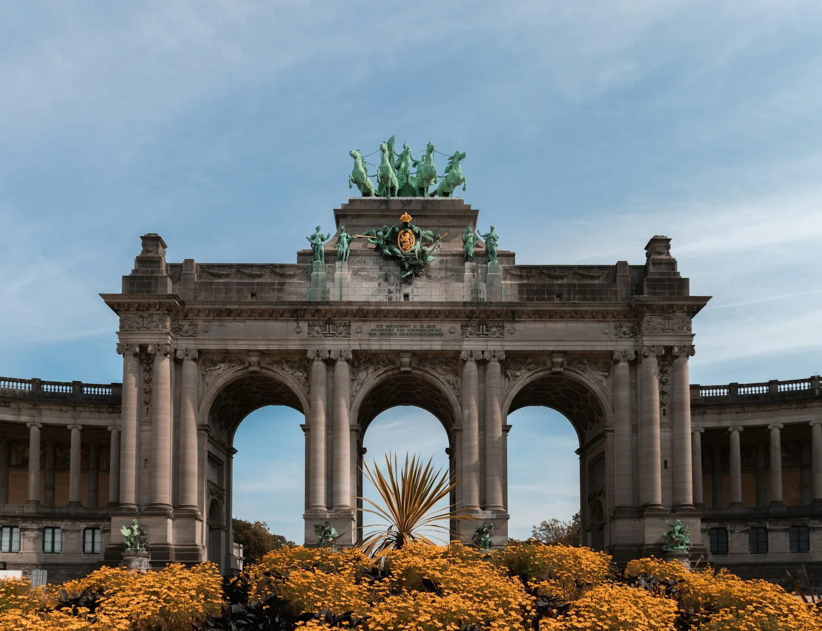 Arco del Triunfo monumental y columnatas del Parc du Cinquantenaire